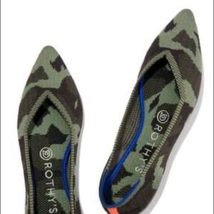NWT Rothys The Point Camo